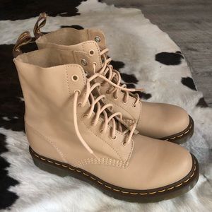 Dr Martens Pascal Tan